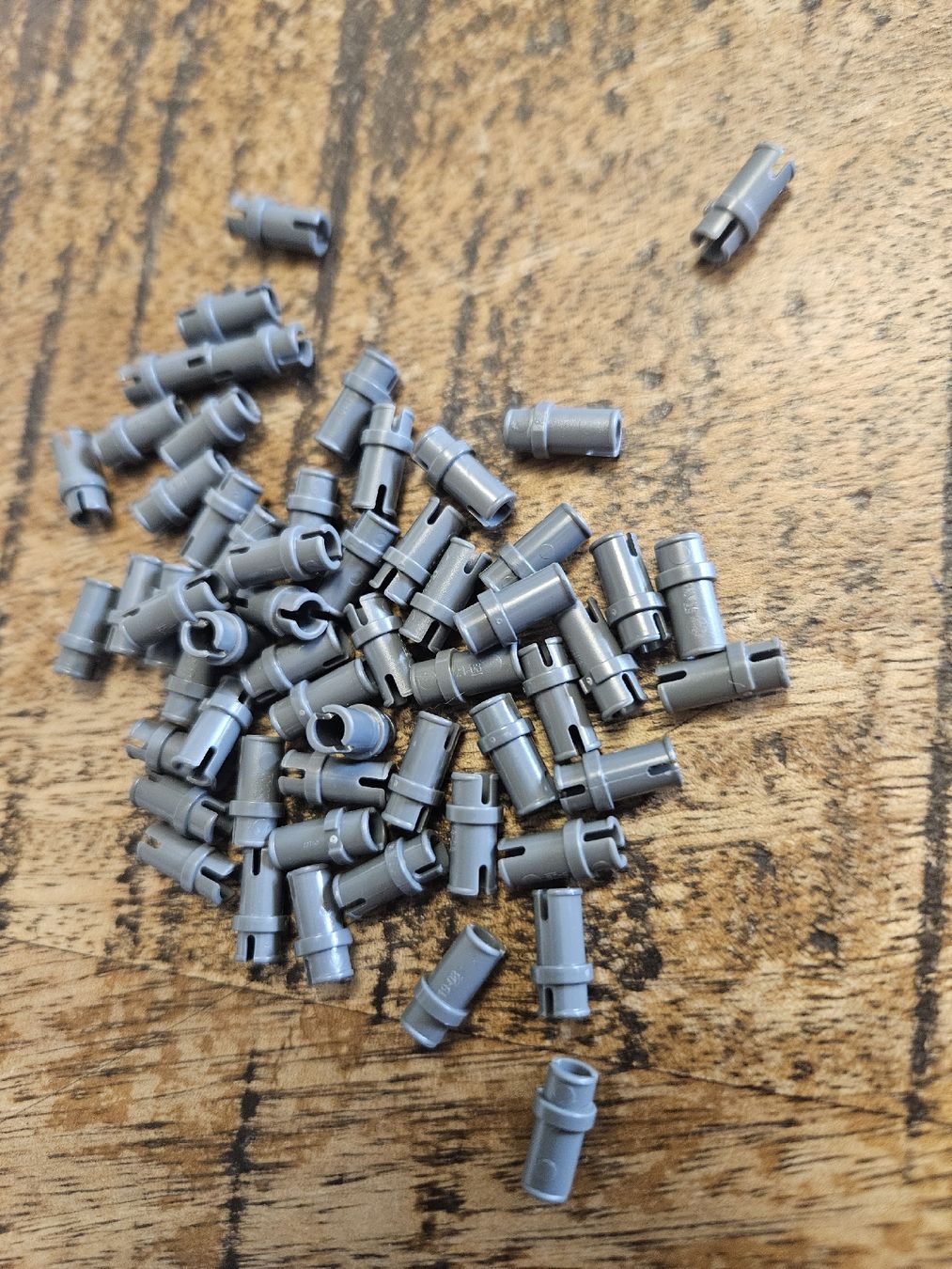 Lego Kit di costruzioni: lego 32002 lot de 50 pièces Dark Bluish Gray Technic, – Usato da Confignon venduto da Ecrofigs 1