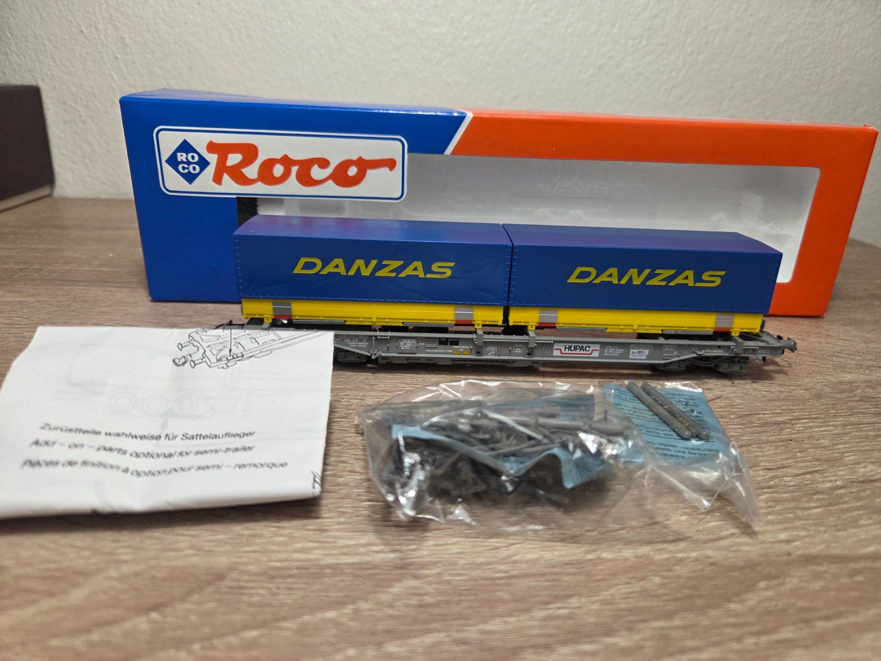 Roco Modelleisenbahnen: Roco 46347 Containerwagen Danzas SBB H0 – Neu und originalverpackt aus St-Aubin-Sauges von Lo_Go 5
