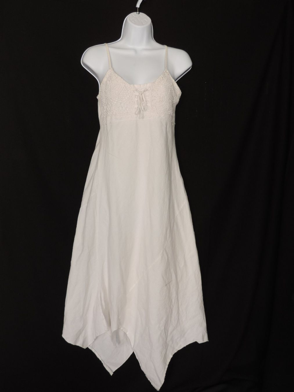 Robes: robe blanche lin avec crochet – D'occasion à Genève par Axelle333 4