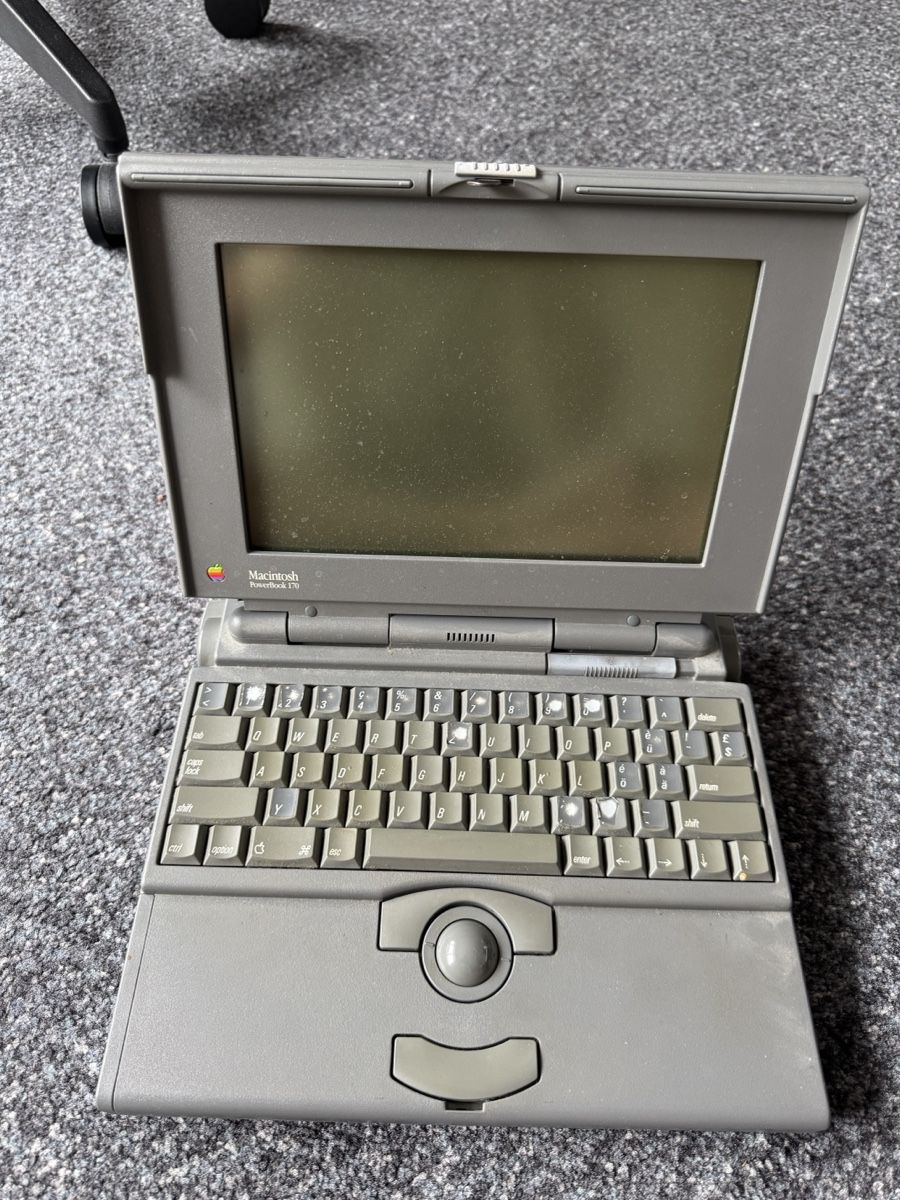 Apple Notebook: Macintosh PowerBook 170  – Usato da Adliswil venduto da Busys