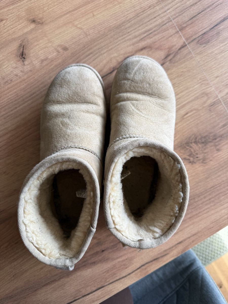 Ugg Scarpe da donna: Ugg Boots Gr. 38 beige – Usato da Schlieren venduto da NM_Nici 3