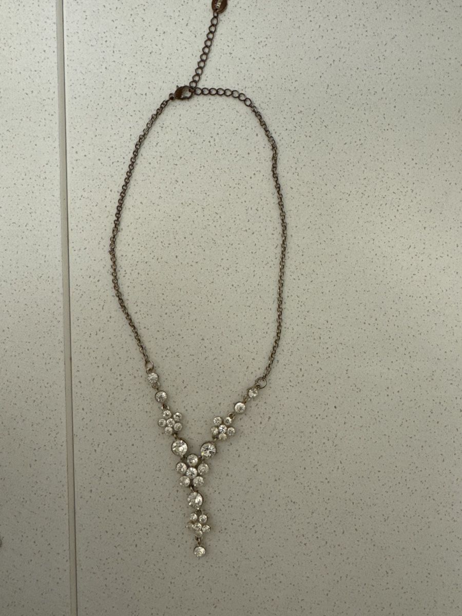 Ketten: Elegante Damenkette mit Strasssteinen – Gebraucht aus Abtwil SG von ale2002