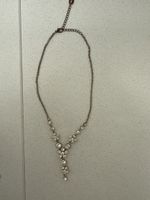 Elegante Damenkette mit Strasssteinen