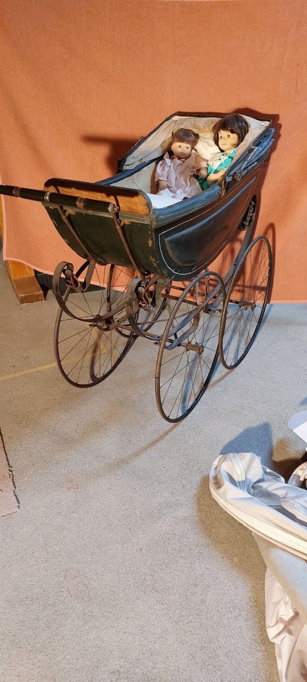 Carrozzine: Kinderwagen antik – Usato da Horw venduto da Zentral50 1