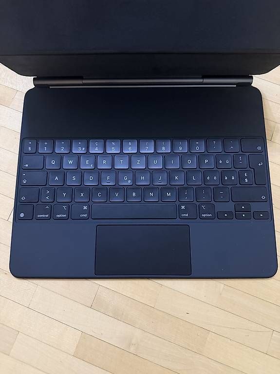Tastiere: original Apple iPad Magic Keyboard 12.9" Model A2480 – Usato da Scherzingen venduto da polini42 1