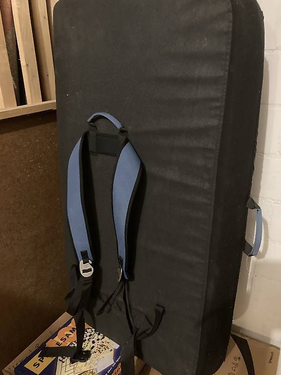 Black Diamond Bodenmatten: Crashpad Black Diamond/ boulder matte – Gebraucht aus Jona von peterli009 1
