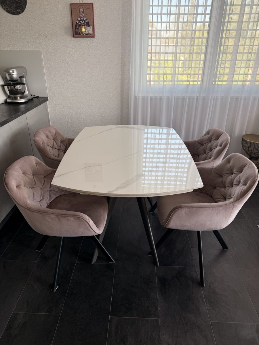 Tables: Esstisch – Neuf (Voir description) à Luterbach par kikiic