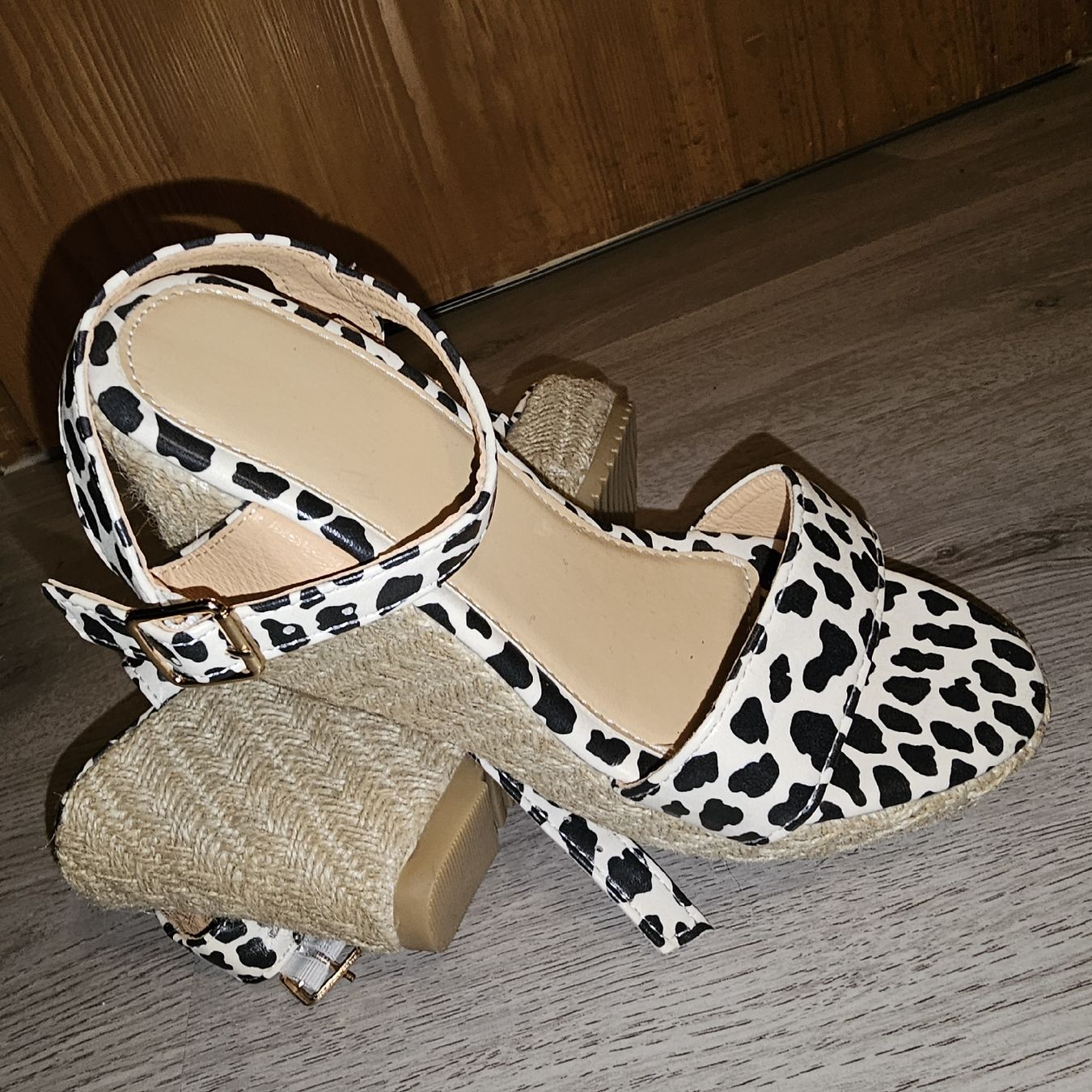 Chaussures femmes: Sandalen 37 – Neuf (Voir description) à Horw par BPi.