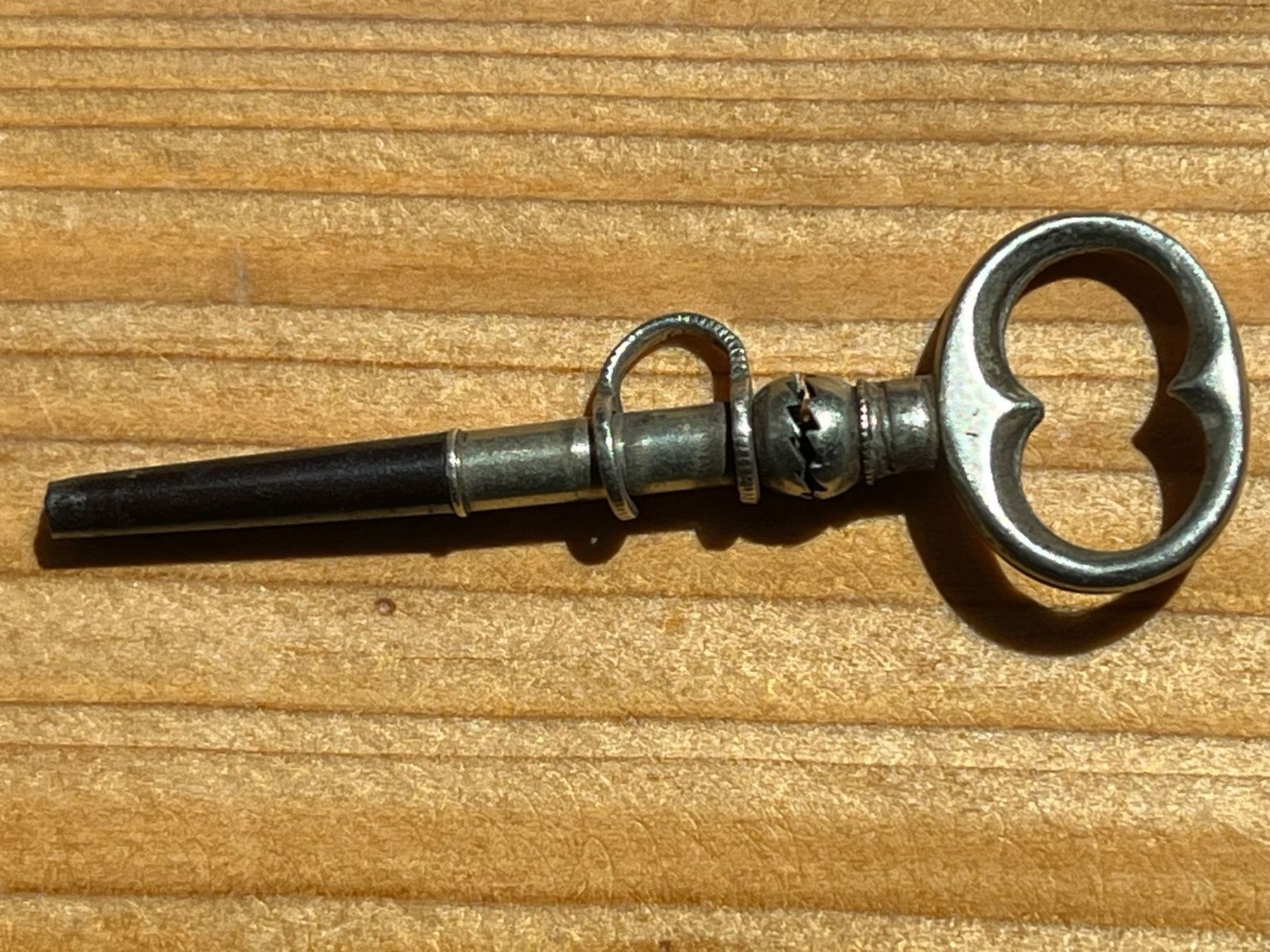 Clés: 4 alte Uhrenschlüssel – D'occasion à Flumenthal par Fetthenne 1