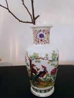 Vaso decorato con uccelli e fiori in ceramica dipinta a mano