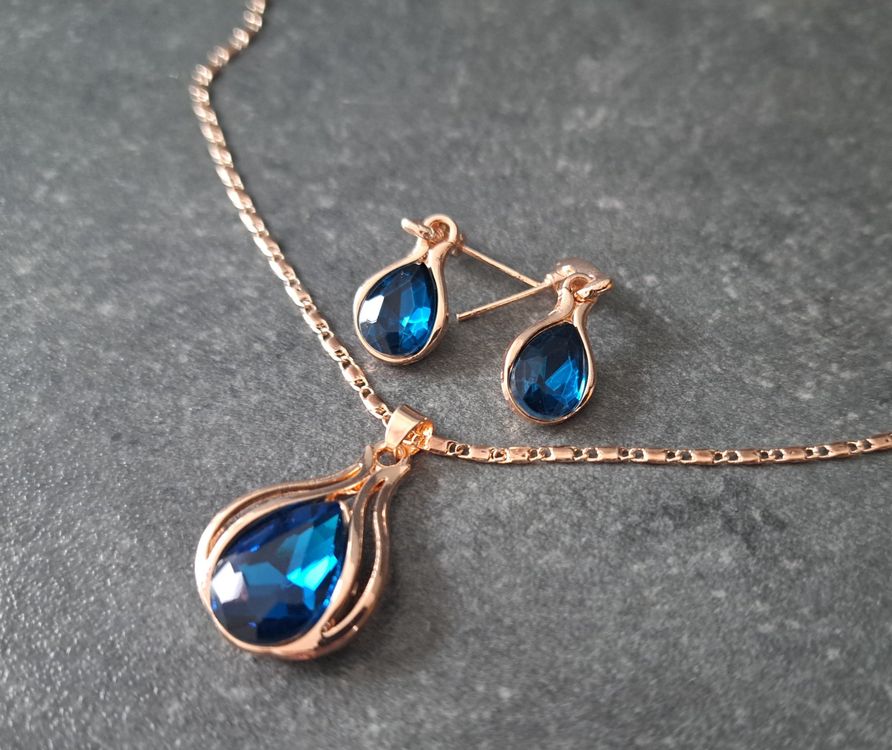 Autres bijoux: Collier et boucles d'oreilles en forme de goutte – Neuf avec emballage d'origine à St-Imier par supernova21