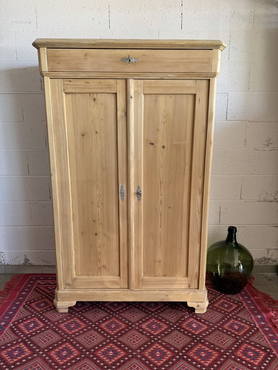 Armadi: Ancienne armoire décapée – Usato da cheyres venduto da Bigbig00 2