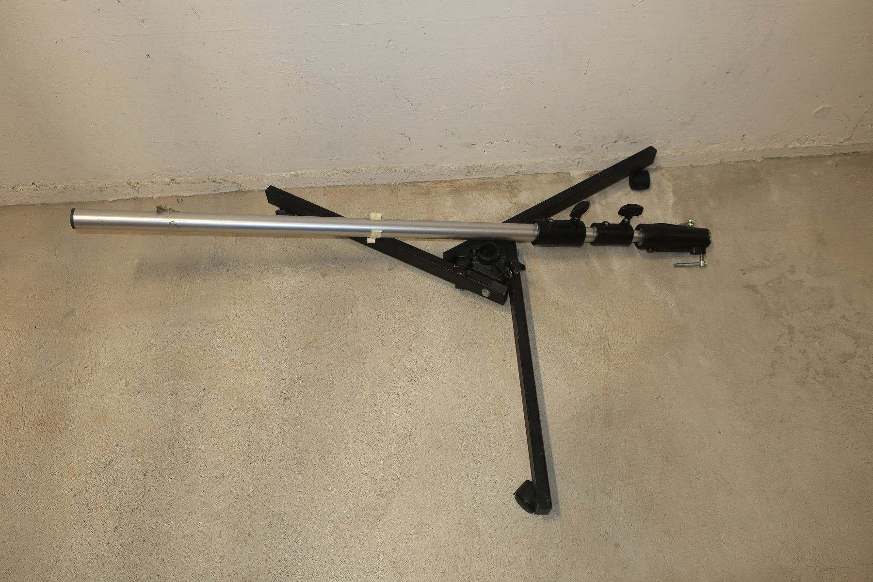 Manfrotto Trépieds & Accessoires: Manfrotto Lampen Stativ mit Rollfuss klappbar – D'occasion à Zürich par dnk_nrd8 2