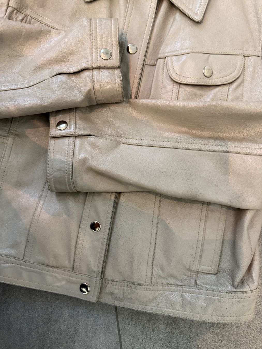 Giacche: Vintage Echtlederjacke Gr. 42 silber von Leonardo – Usato da Oetwil an der Limmat venduto da Prinzaessli123 3