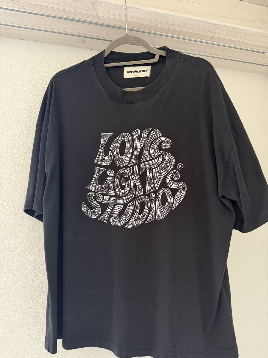 T-shirt: Lowlights Studios T-Shirt – Usato da Weinfelden venduto da Noelbnd