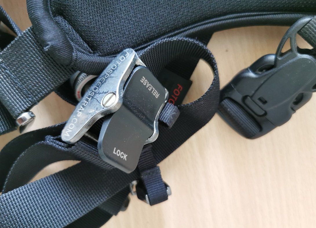 Autres vêtements & accessoires: FOTOSPEED Camera Strap – D'occasion à Wilen b. Wollerau par morethanmusic 1