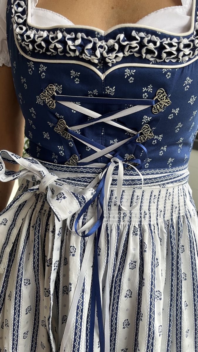 Kleider: Schönes Dirndl, blau/weiss, Grösse 36 – Gebraucht aus Sempach von frozendad 2