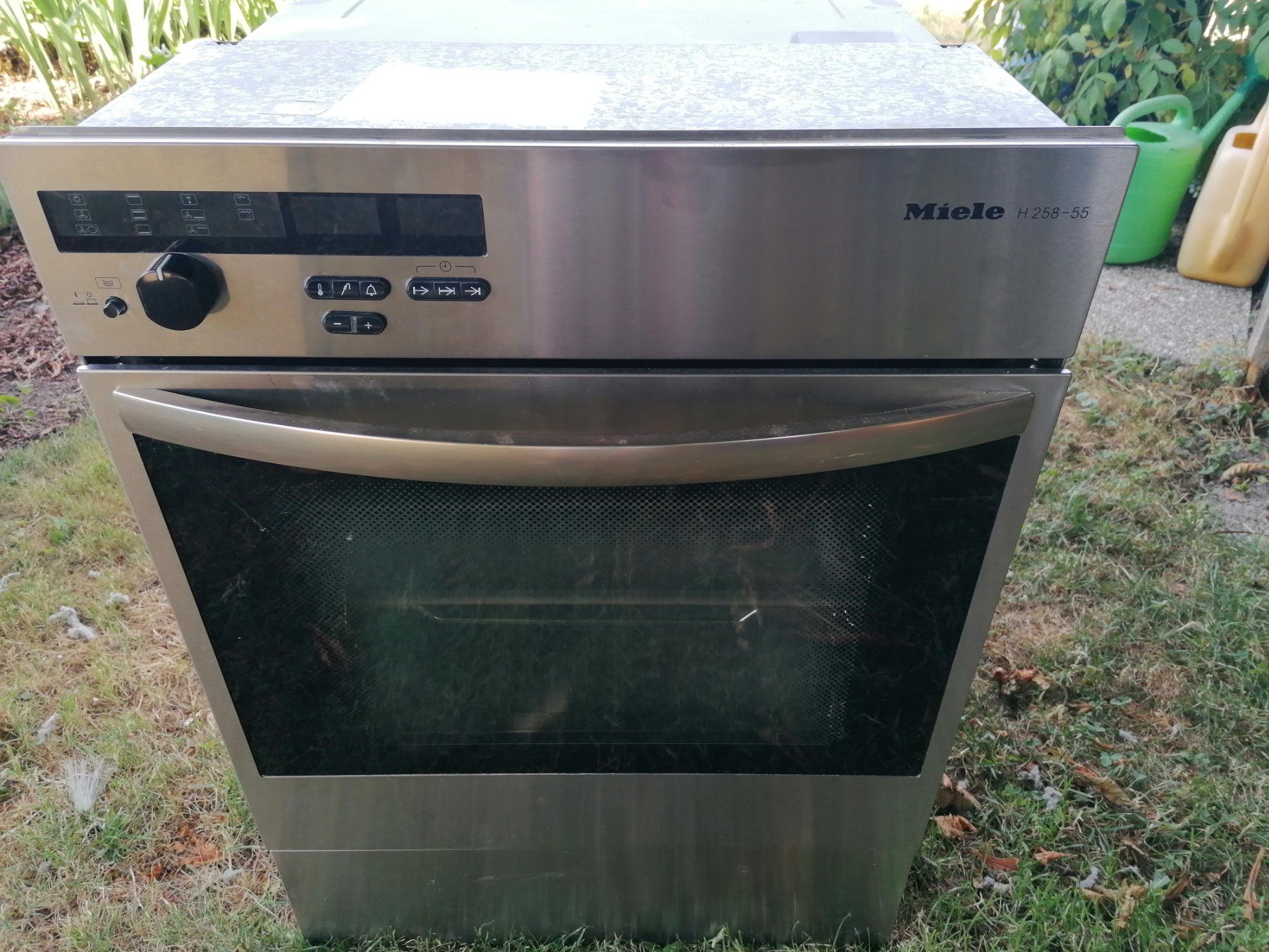 Miele Fours: Miele Backofen, Einbaubackofen – D'occasion à Arch par Tino57