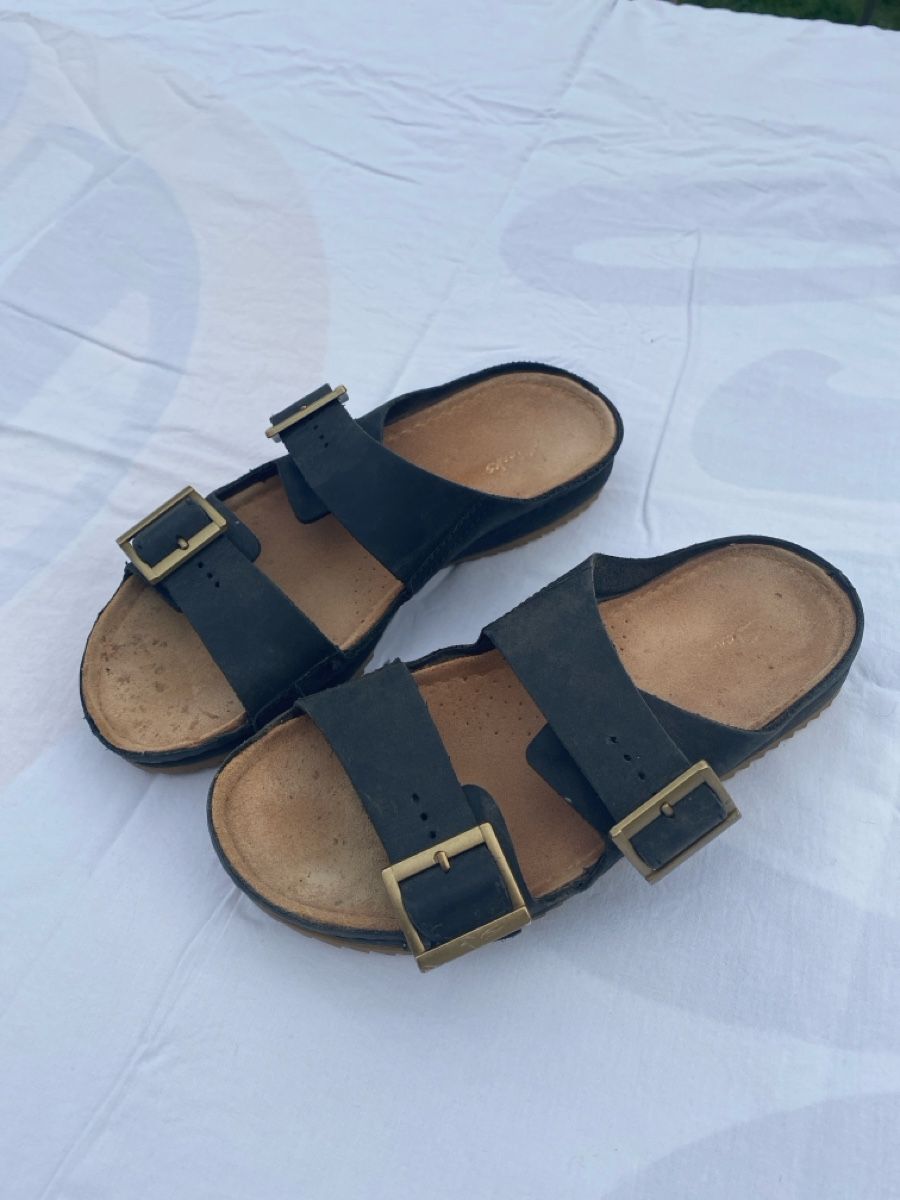 Clarks Chaussures femmes: Sandales Clarks t. 39 – D'occasion à Lonay par Ikoko
