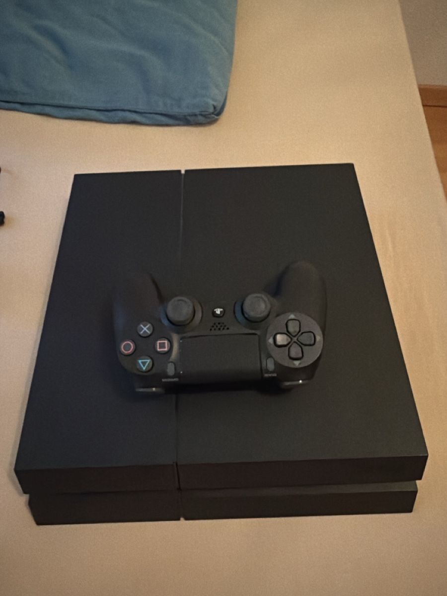Sony Console: Sony PlayStation 4 Konsole schwarz mit Controller  – Nuovo (secondo la descrizione) da Oftringen venduto da Kad.Ha 3