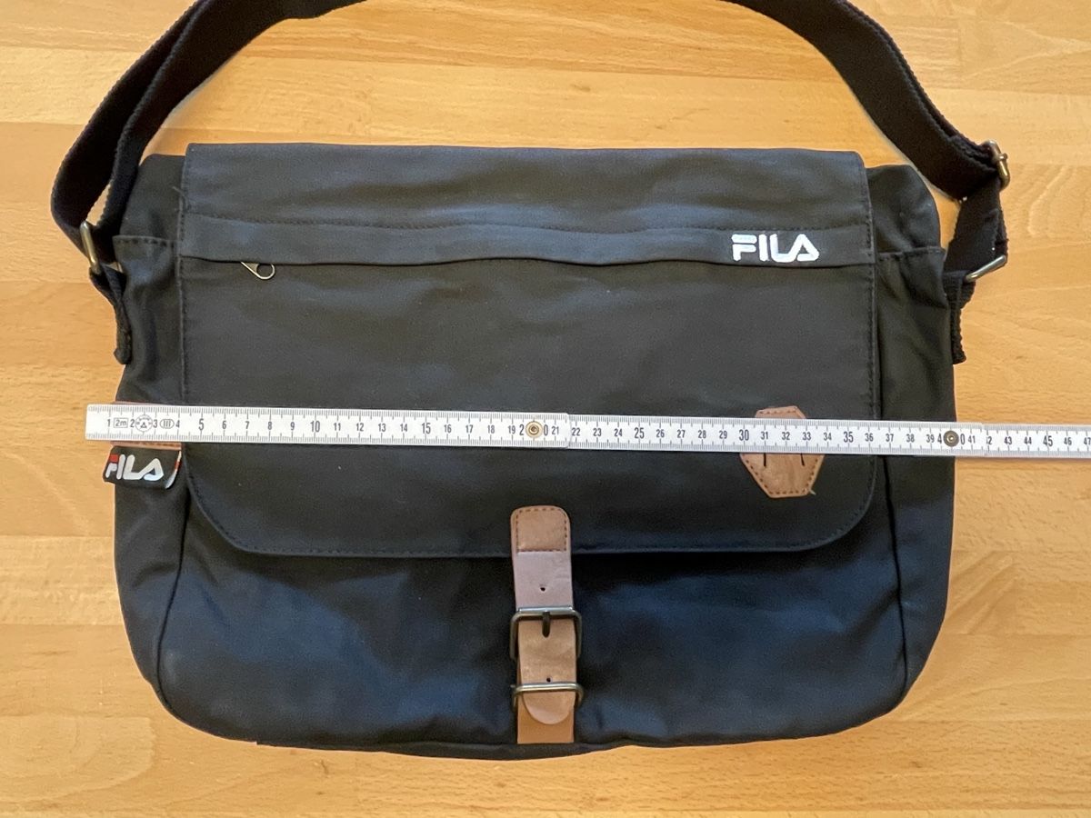 Fila Borse: FILA Freizeittasche schwarz – Usato da Spreitenbach venduto da R_1691 2