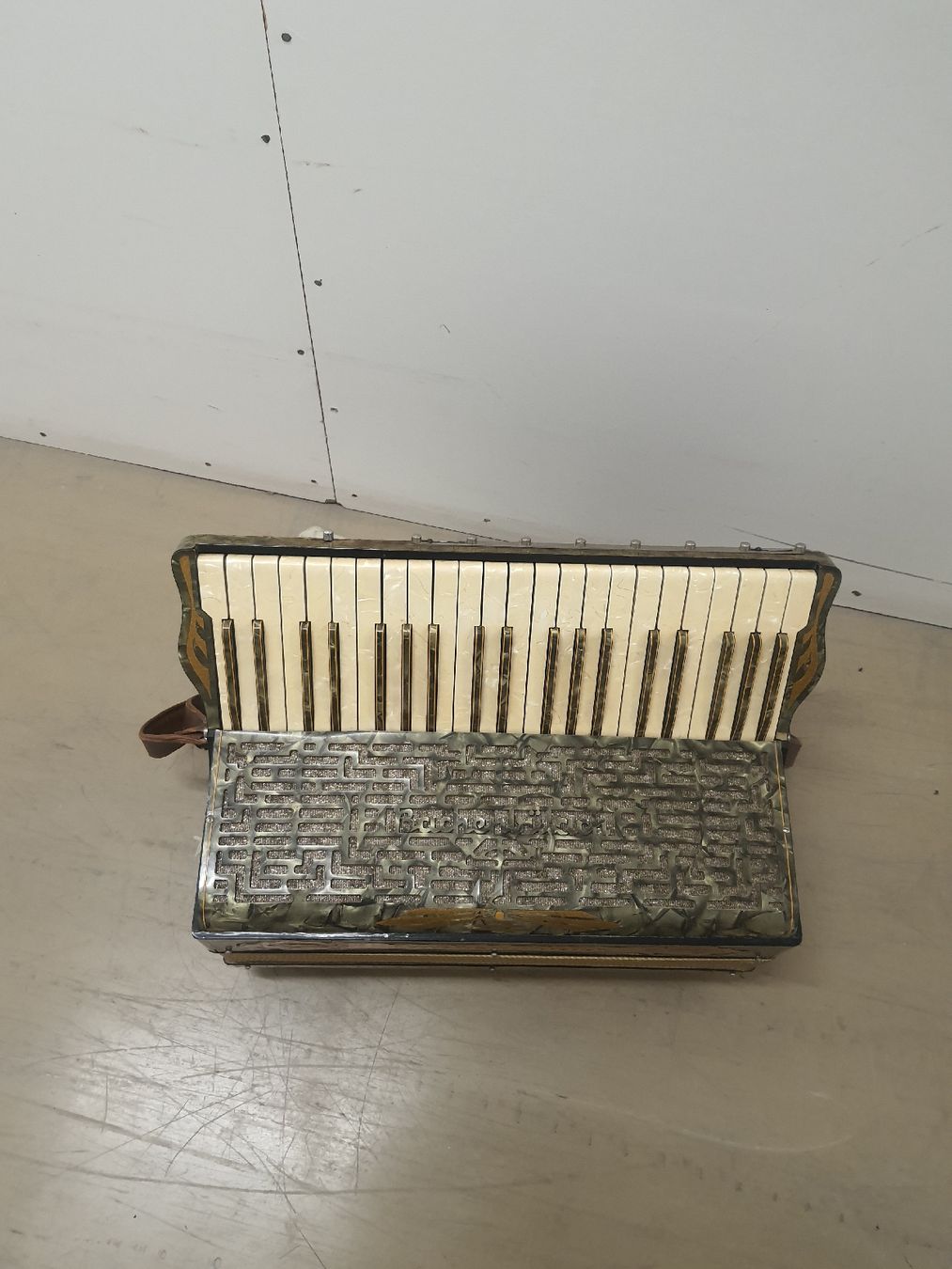 Strumenti musicali: accordéon Bachenbulach à piano  – Usato da Pont-de-la-Morge venduto da Mirabelle0 4