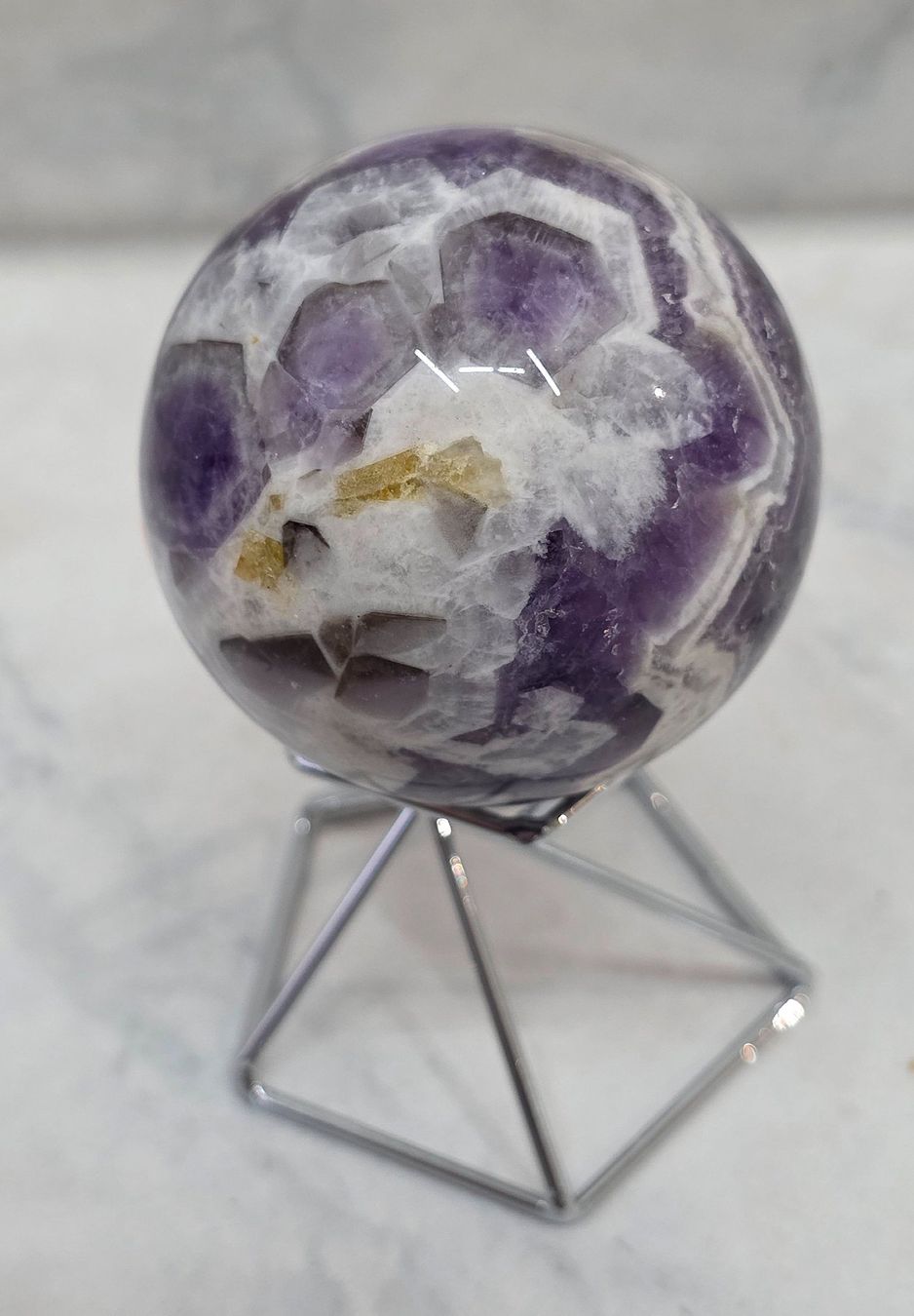 Minerali & Pietre curative: Chevron Amethyst Kugel B 54mm 218g – Nuovo e nell'imballaggio originale da Matzingen venduto da Shay_Crystalz 2