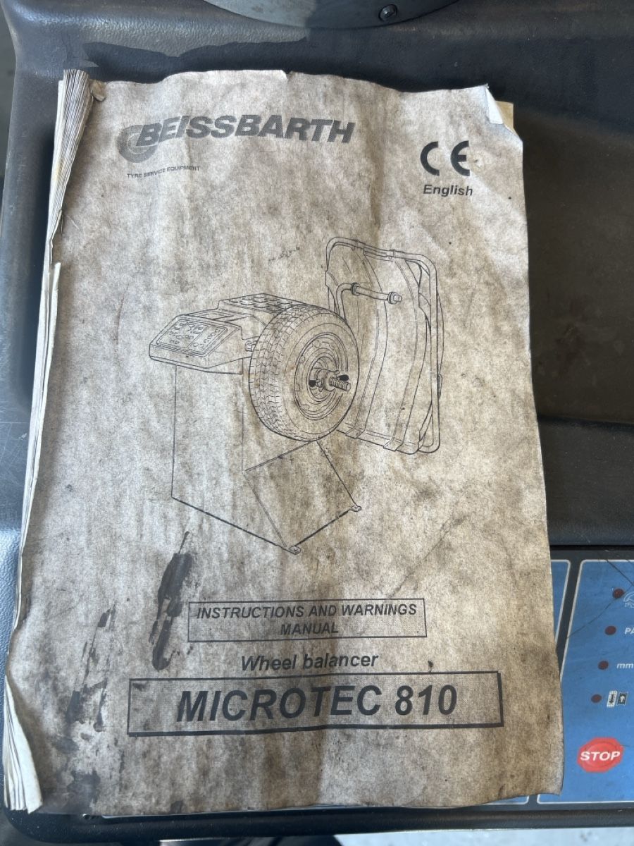 Tutte le macchine: Auswuchtmaschine Beissbarth Microtech 810 – Usato da Russikon venduto da Crtracing 2