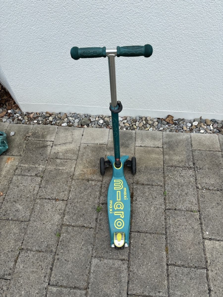 Micro Kickboard: Kinderroller Micro Maxi used blue – Gebraucht aus Schaffhausen von Falkenbier 2