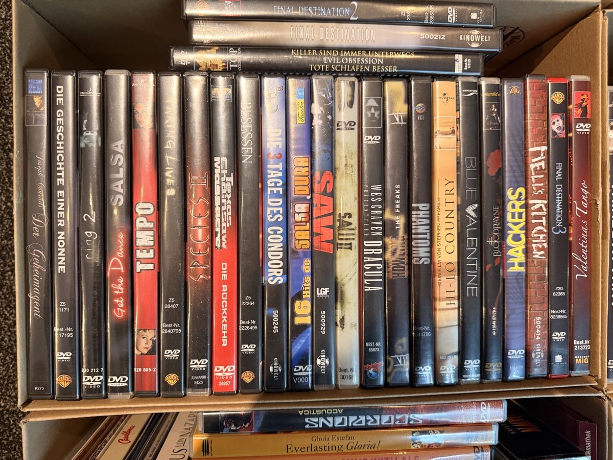 Tutti i DVDs: DVD Sammlung ca. 230 DVDs – Usato da Ulisbach venduto da Jayef 2