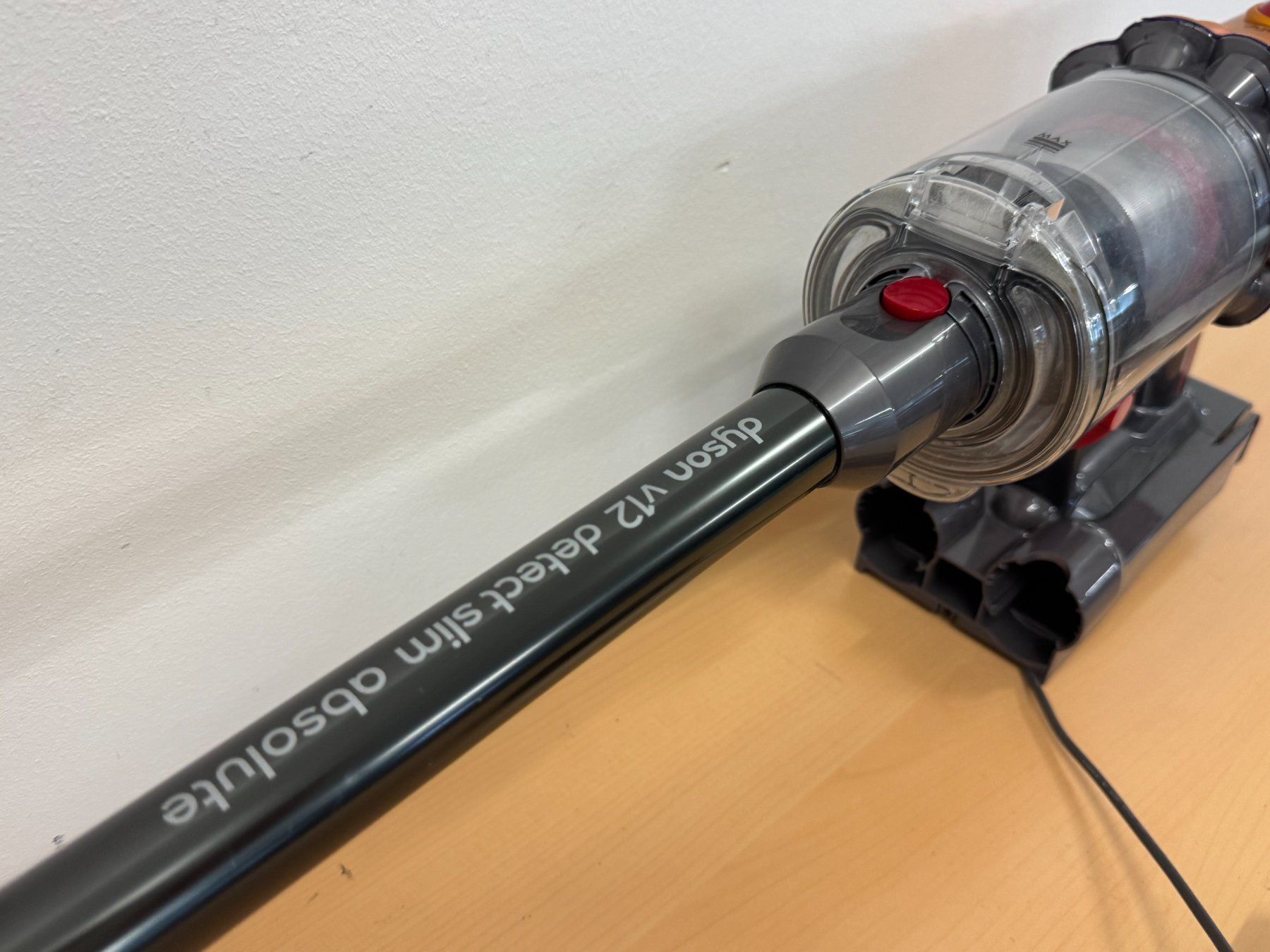Dyson Aspirapolveri & Accessori: Dyson V12 Detect Slim Absolute Akku Staubsauger  – Usato da Ebmatingen venduto da Revivetrade 4