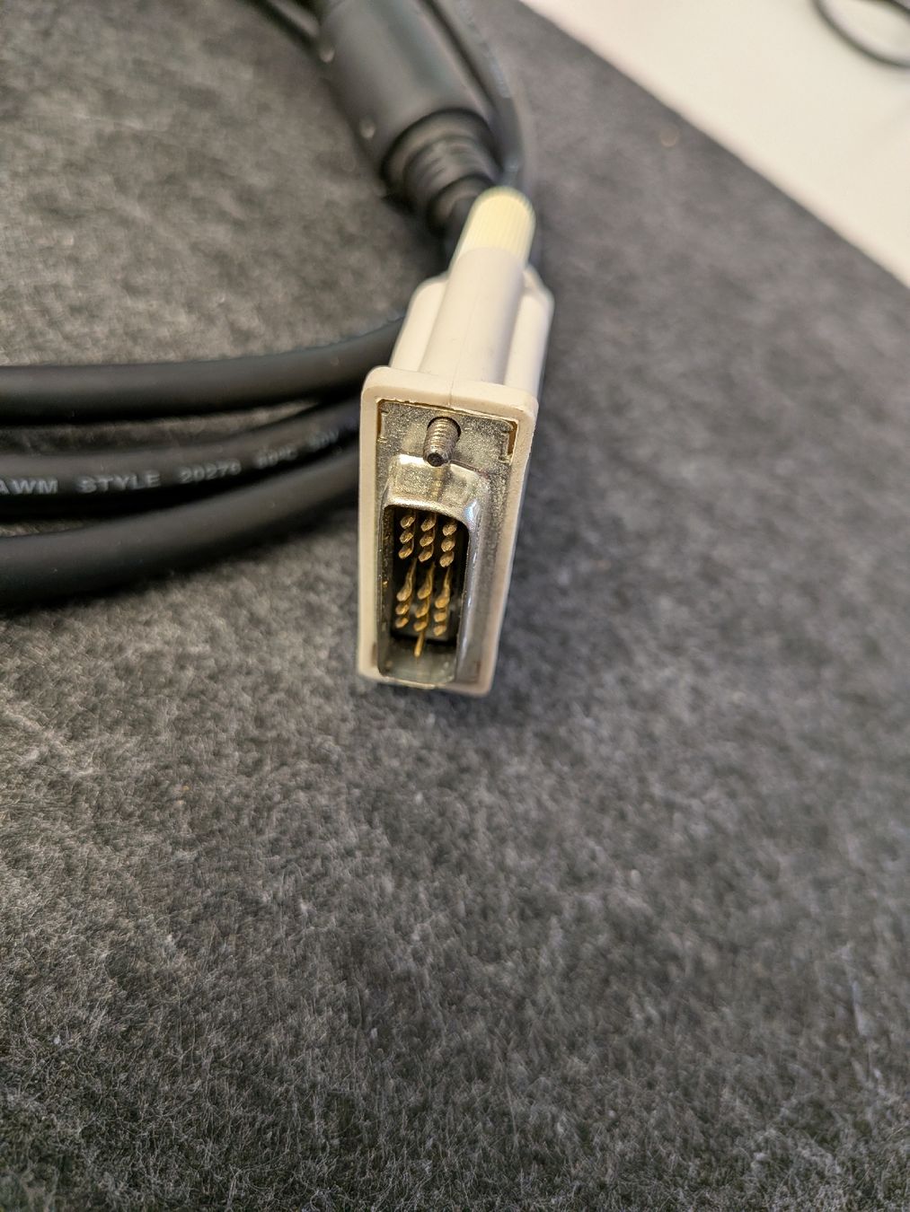 Kabel:  4x PC Kabel DVI USB 3.0 – Kabel Set – Gebraucht aus Interlaken von EvoCardNest 1