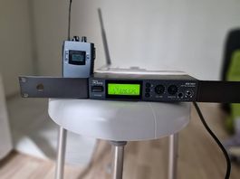 Wireless InEar Monitoring: t.bone IEM-200 T + R + EP-4
