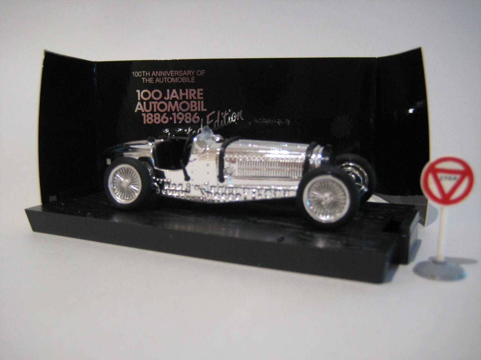 Brumm Modellini d'auto: Bugatti Type 59  argentée  édition spéciale 100 anniversaire – Nuovo e nell'imballaggio originale da Neuchâtel venduto da Philippeflecherouge