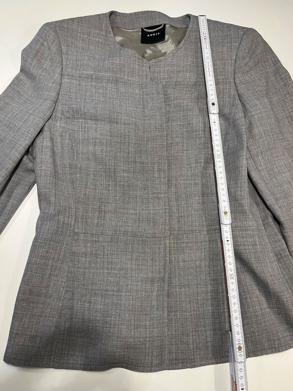 Akris Vestes: Akris Oberteil – D'occasion à Adetswil par dp9