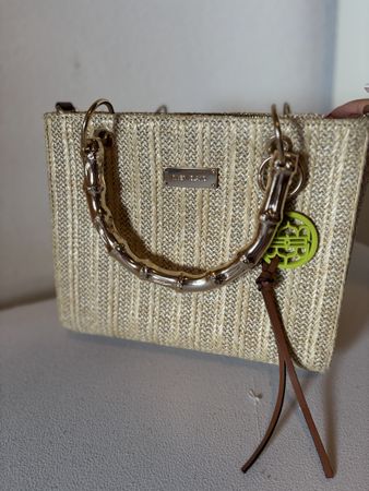 Borsa river Island 
