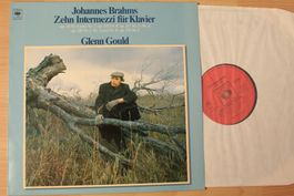 Johannes Brahms: Zehn Intermezzi - Glenn Gould☯️
