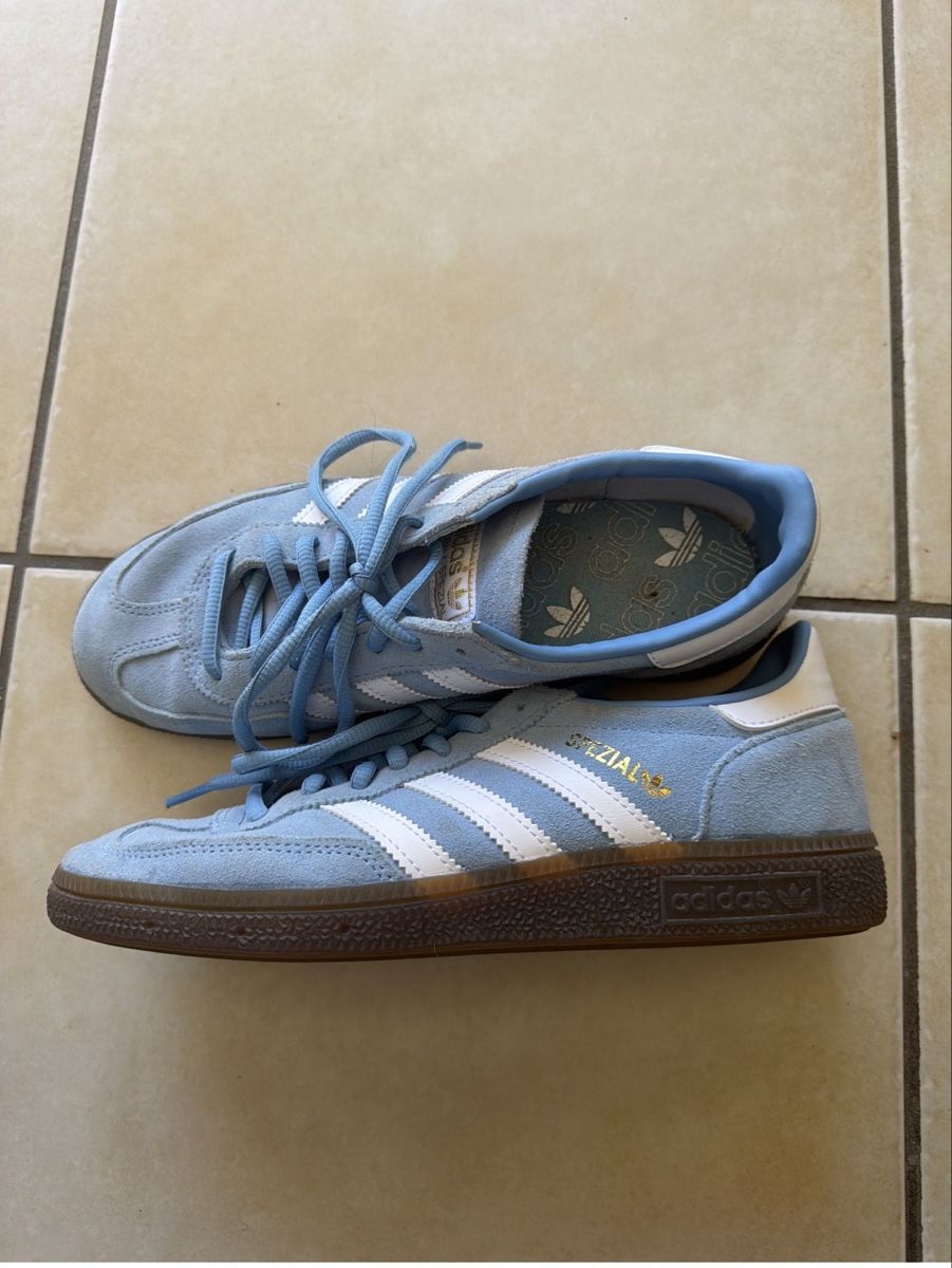 Chaussures hommes: Adidas Spezial Sneaker hellblau weiss – D'occasion à Utzigen par Natalie_Jenni 2
