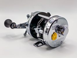 Abu Garcia Ambassadeur 2500C IAR – Silber, unbenutzt