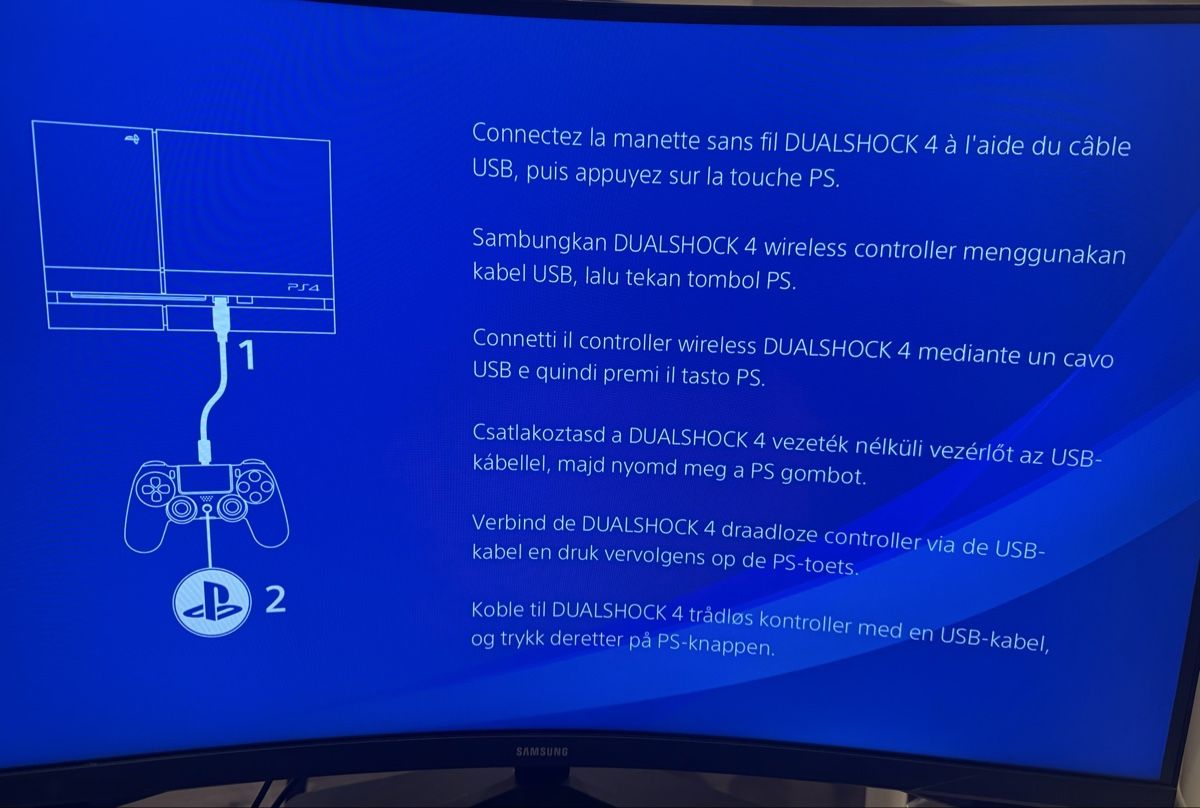 Sony Consoles: PS4 + Controller AB 1.- – Défectueux à Brenles par ar_foot 2