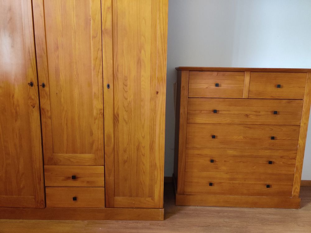 Armoire à habits et commode en bois Kaufen auf Ricardo