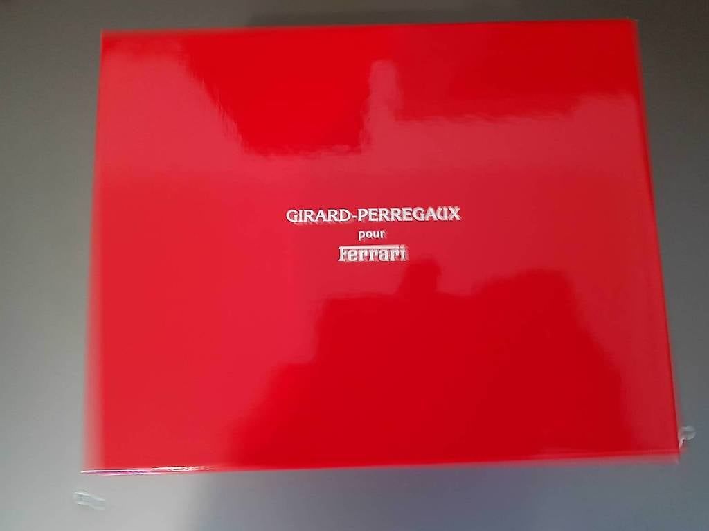 Scatole porta orologi: Ecrin Girard Perregaux pour Ferrari – Usato da Bercher venduto da gfc_cs28 2