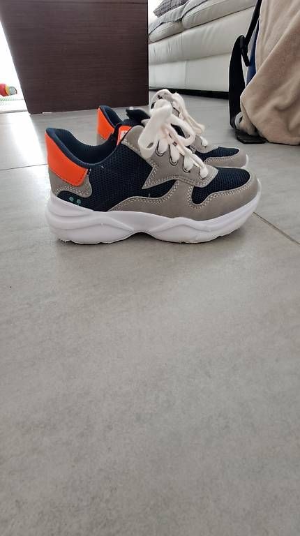 Scarpe per ragazzi: Sneakers Grösse 31 – Usato da Grenchen venduto da gerrard10