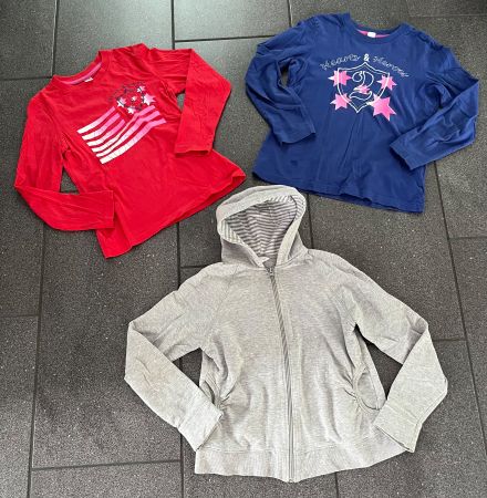 2x Langarm T-Shirts, 1x Sweatshirt Jacke Gr. 134-140