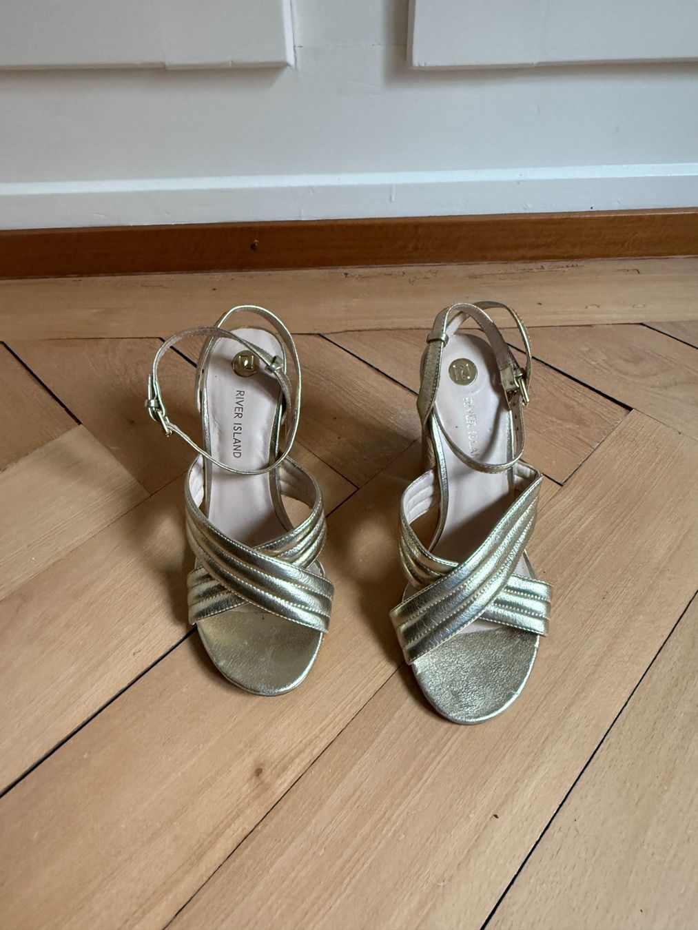 Damenschuhe: RIVER ISLAND - Sandale golden 39 – Gebraucht aus Zürich von Diazaio 1