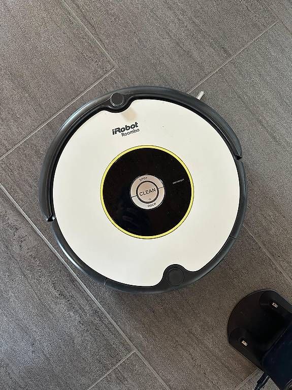 Staubsauger & Zubehör: iRobot Roomba Staubsauger – Gebraucht aus Buchs AG von lucazubi7