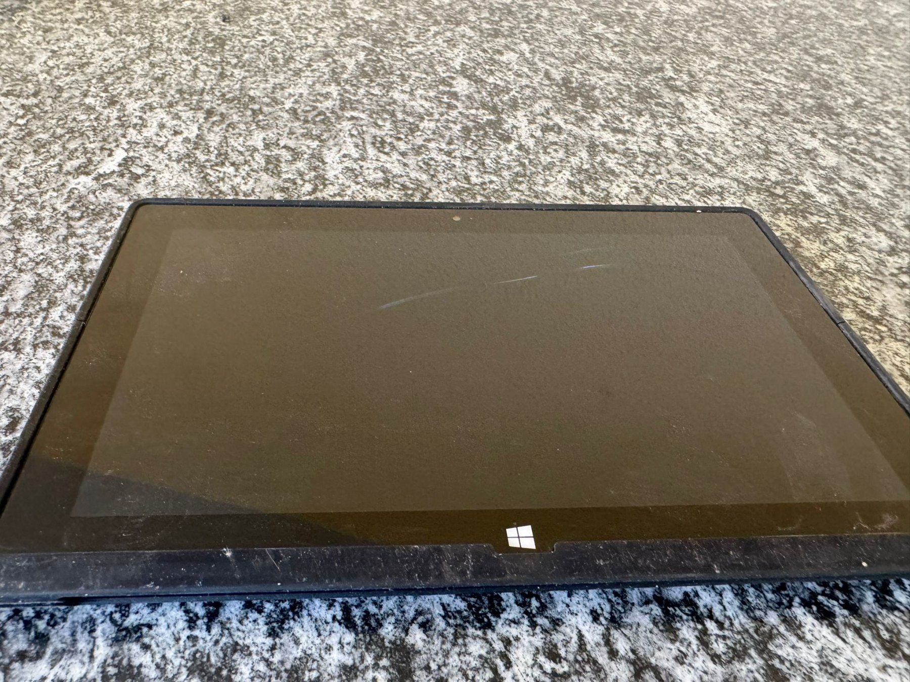 Microsoft Tablet PC: Surface RT 64GB - ungeprüft!! Ab 12CHF!! – Difettoso da Olten venduto da HoYa01