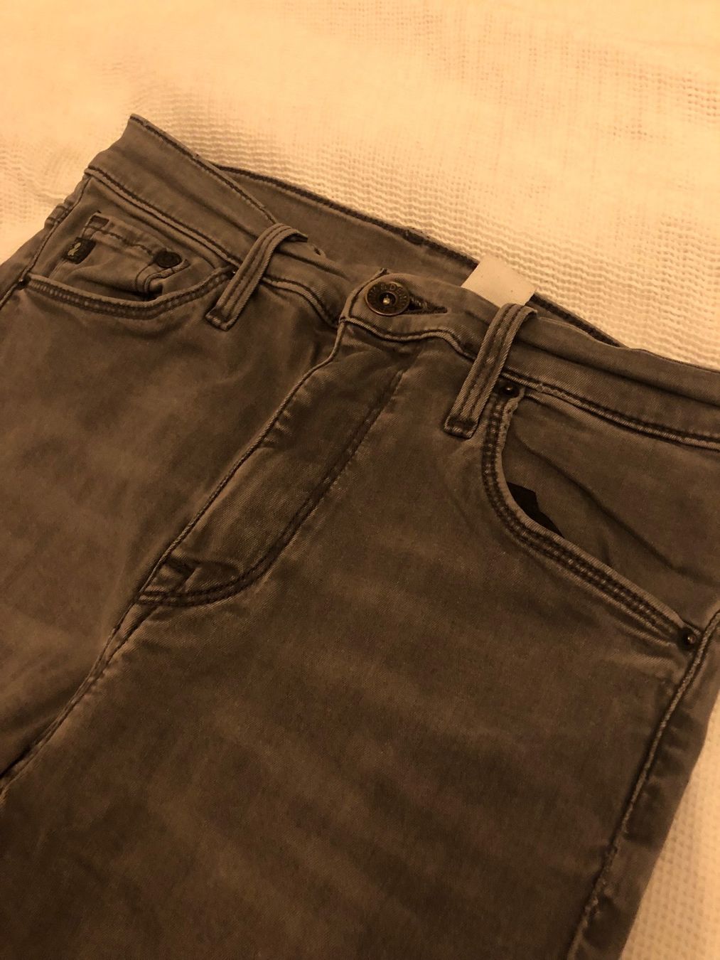 H&M Pantaloni: Graue Jeans – Usato da Zürich venduto da cha_7n8s 1