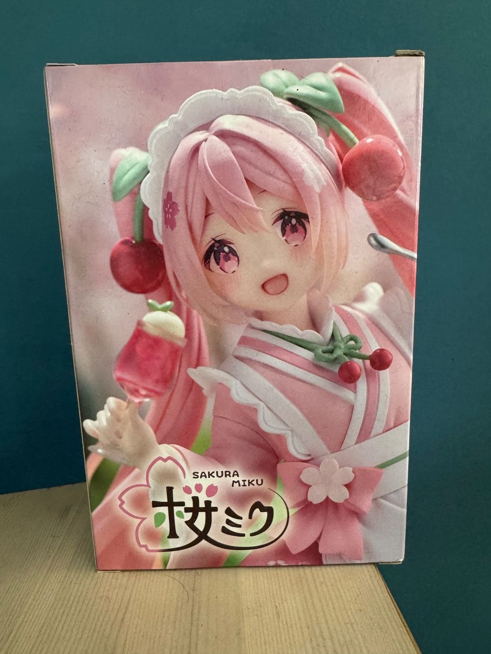 Statuette: Ungeöffnete Sakura Miku Japanese Style Cafe version – Nuovo e nell'imballaggio originale da Zürich venduto da write 3