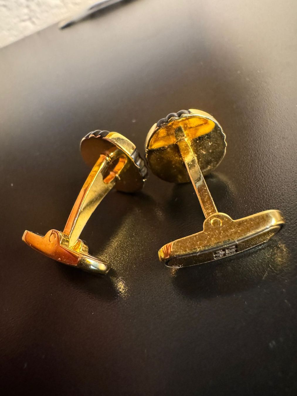 Givenchy Gemelli: Givenchy Manschettenknöpfe Goldfarben Vintage – Usato da Winterthur venduto da Dejv 4